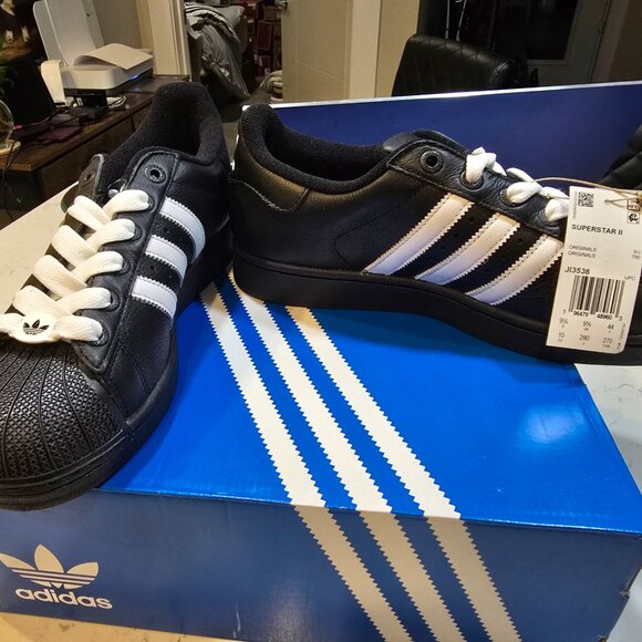 Adidas Superstar II Black & White Unisex Sneakers - Mens Size 10 NEW (JI3538) - Picture 3 of 14